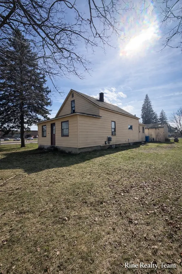 1101 Manning ST, Wexford Twp, MI 49601