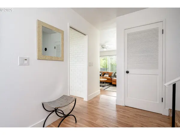 11835 SE VALLEY VIEW TER, Happy Valley, OR 97086