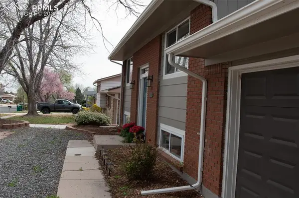 1110 Bowser DR, Colorado Springs, CO 80909