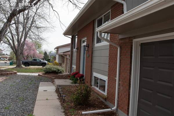 1110 Bowser DR, Colorado Springs, CO 80909