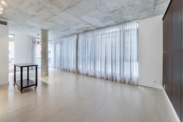 36 Charlotte ST #204, Toronto C01, ON M5V 3P7