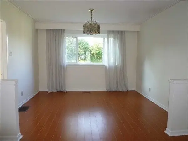 24 Sawley DR, Toronto C15, ON M2K 2J1