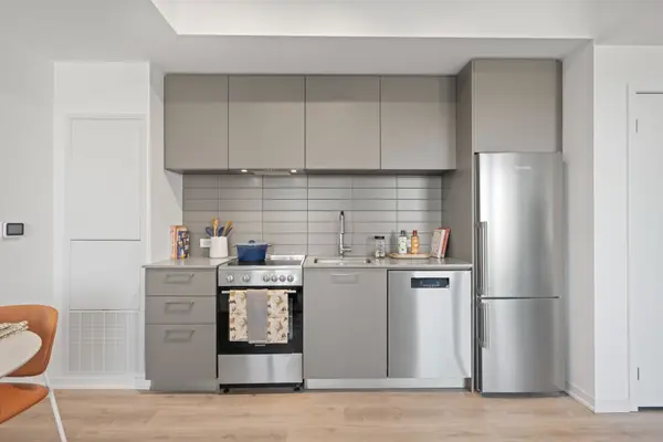 101 Roehampton AVE #1513, Toronto C10, ON M4P 2W2