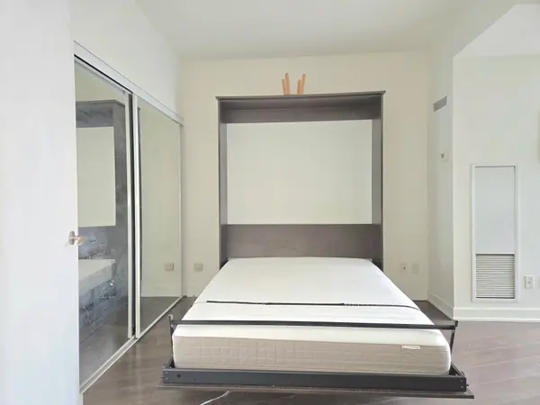 169 Fort York BLVD #710, Toronto C01, ON M5V 0C8