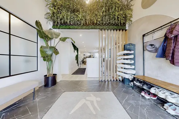 543 The Queensway N/A S, Georgina, ON L4P 2E7