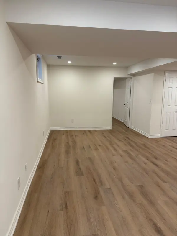 15 Hashbury PL, Markham, ON L3T 7H4