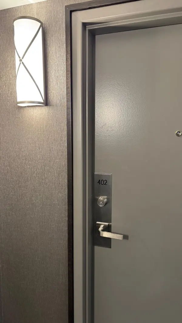 7601 Bathurst ST #402, Vaughan, ON L4J 4H5