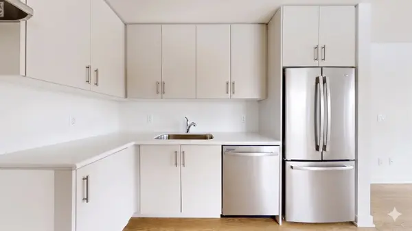 15100 Yonge ST N #216, Aurora, ON L4G 4C8