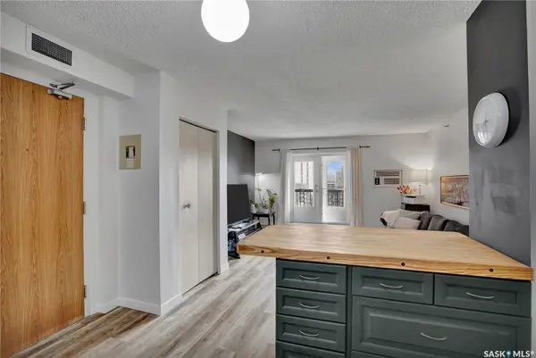 405 5th AVENUE #902, Saskatoon, SK S7K 6Z3