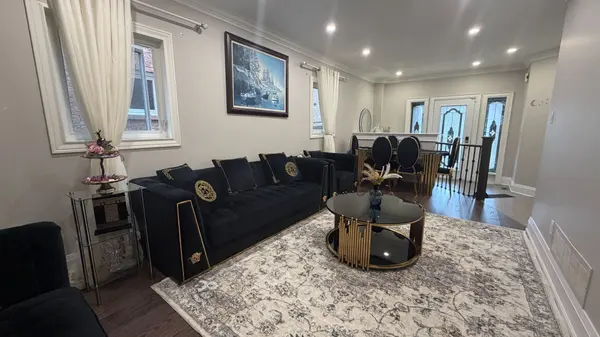 874 Mantle CRES, Mississauga, ON L5V 2G4