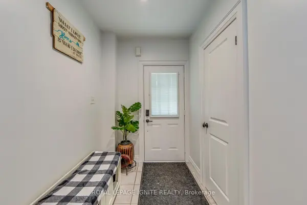 5637 Evelyn LN, Burlington, ON L7L 6X1