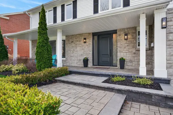 1235 Appleford LN, Burlington, ON L7P 3M1