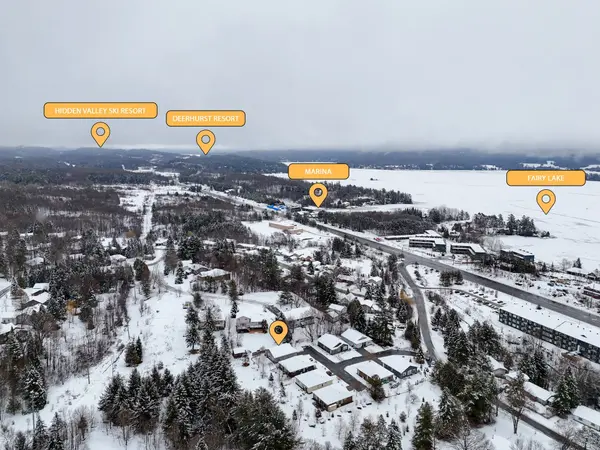 11 Autumn LN, Huntsville, ON P1H 0C7