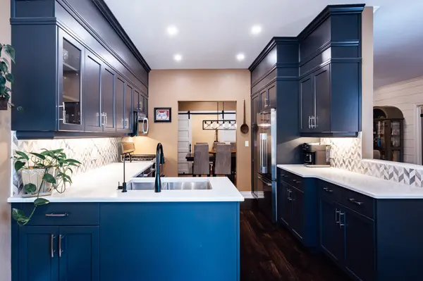 12 Fairway LN, Guelph, ON N1E 7A9