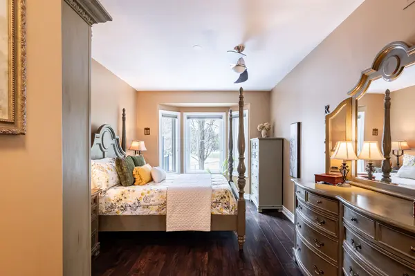 12 Fairway LN, Guelph, ON N1E 7A9