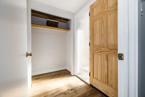 2196 Plesser ST, Elmvale Acres And Area, ON K1G 2X3