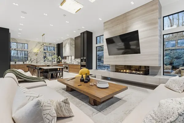 1013 Hall's RD #2, Muskoka Lakes, ON P0B 1J0