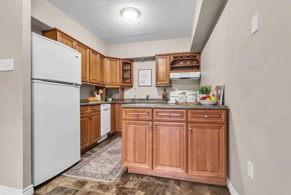 163 FERGUSON DR #302, Woodstock, ON N4V 1B1