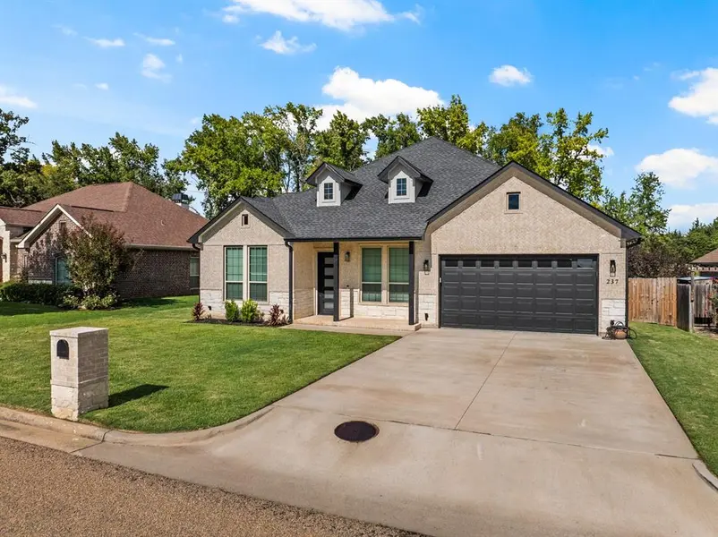 237 Kathryns Court, Mount Pleasant, TX 75455