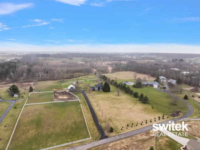 9750 Meadow VLY SE, Gaines Twp, MI 49316