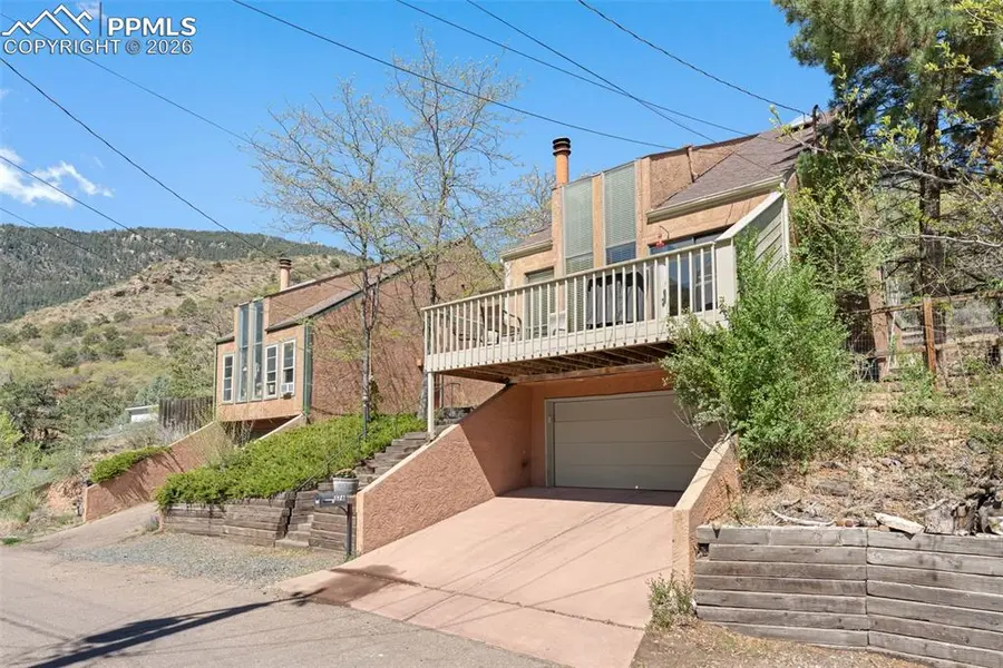 376 Pilot Knob AVE, Manitou Springs, CO 80829
