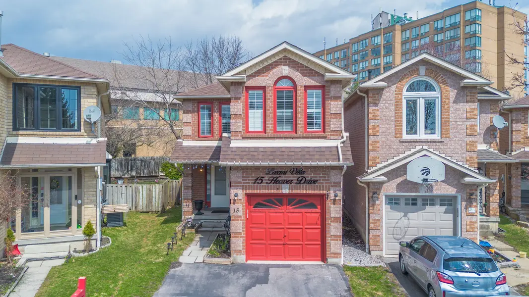 15 Heaver DR, Whitby, ON L1N 9K4