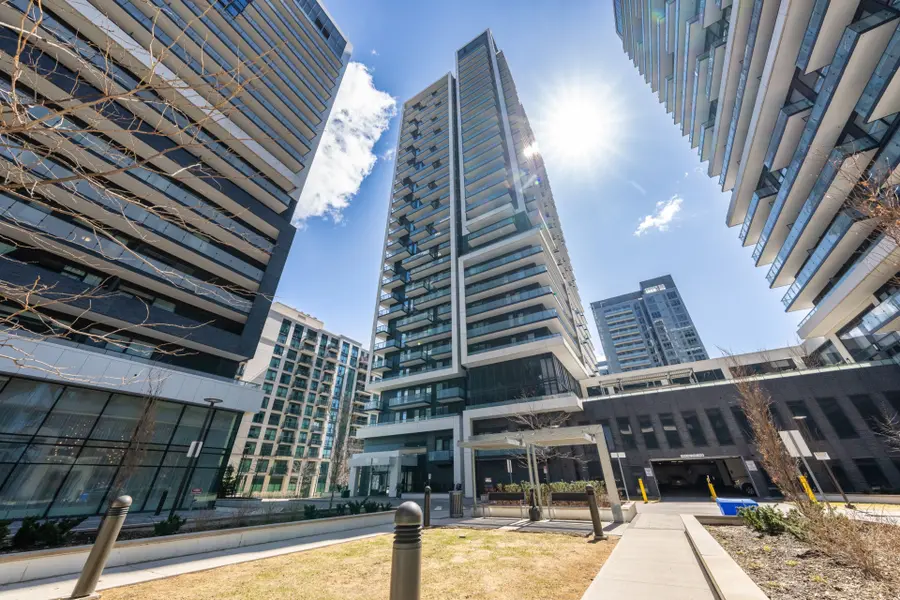 105 Oneida CRES #802, Richmond Hill, ON L4B 0H6