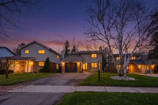 4270 Jefton CRES, Mississauga, ON L5L 1Z3