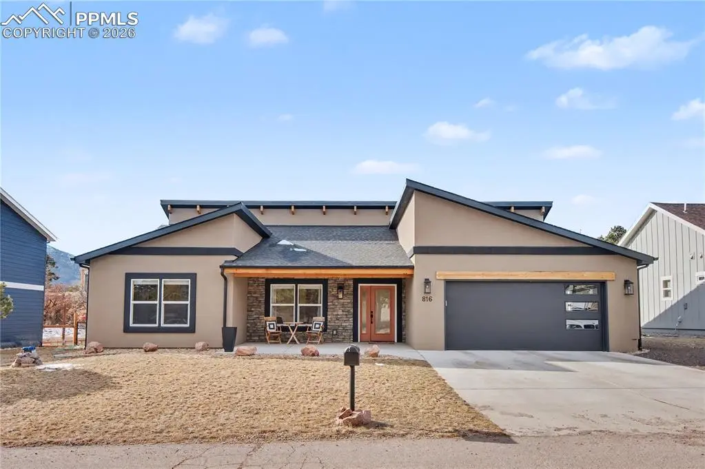 816 Meadow LN, Palmer Lake, CO 80133
