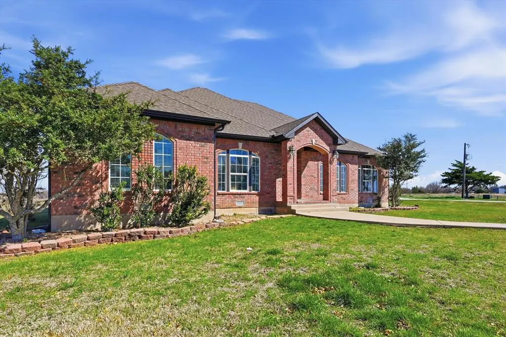 867 Durning Road, Van Alstyne, TX 75495