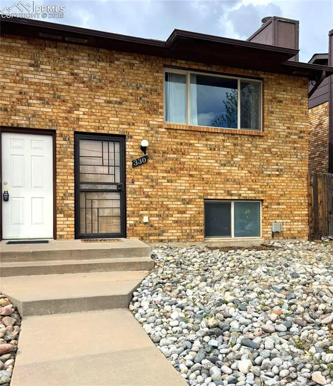330 Mount View LN, Colorado Springs, CO 80907