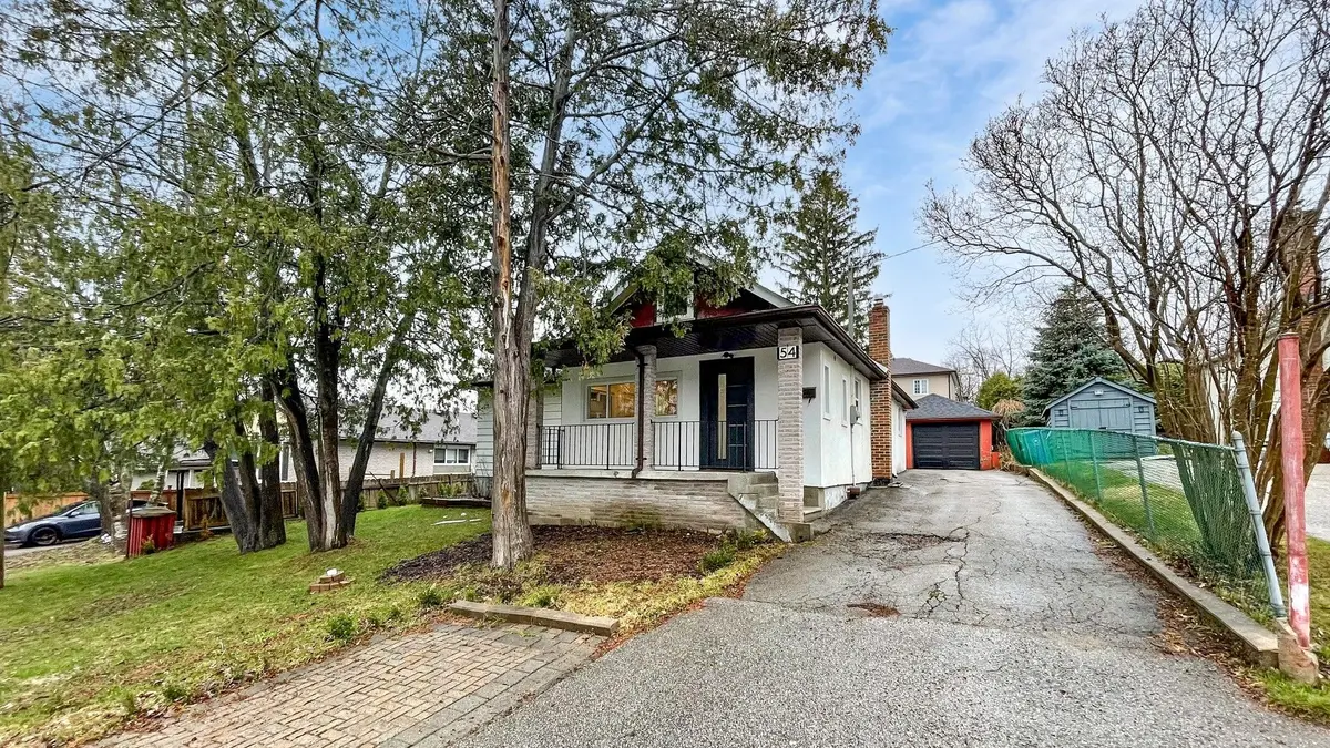 54 Vincent ST, Newmarket, ON L3Y 4G5