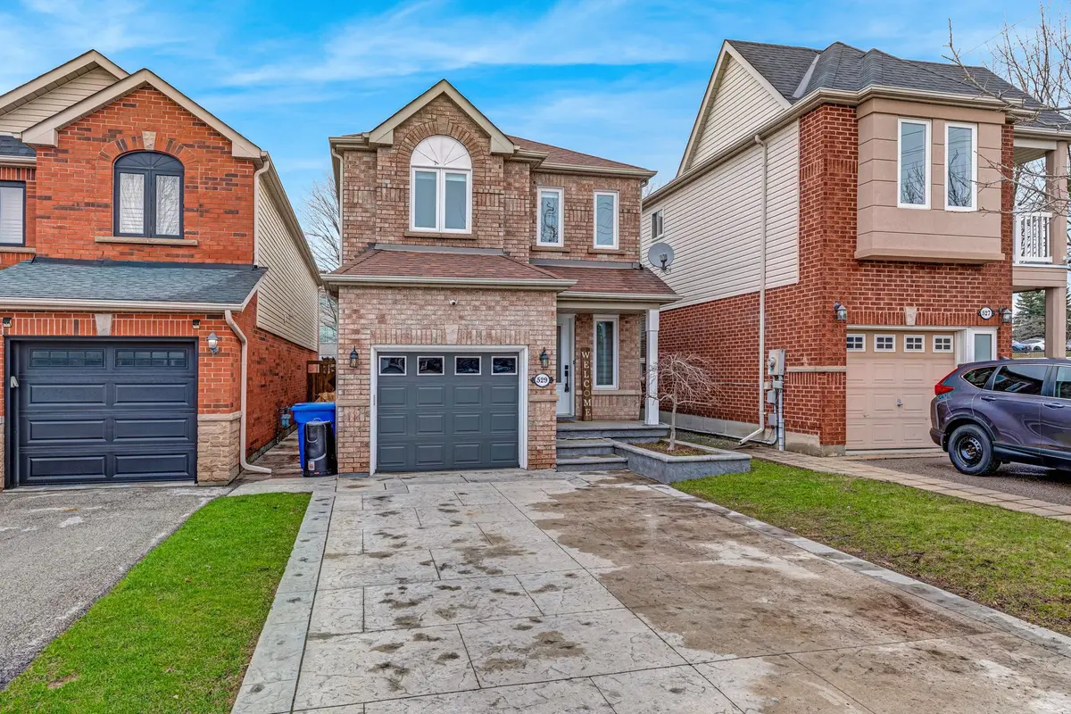 529 Pelletier CT, Newmarket, ON L3X 2N7