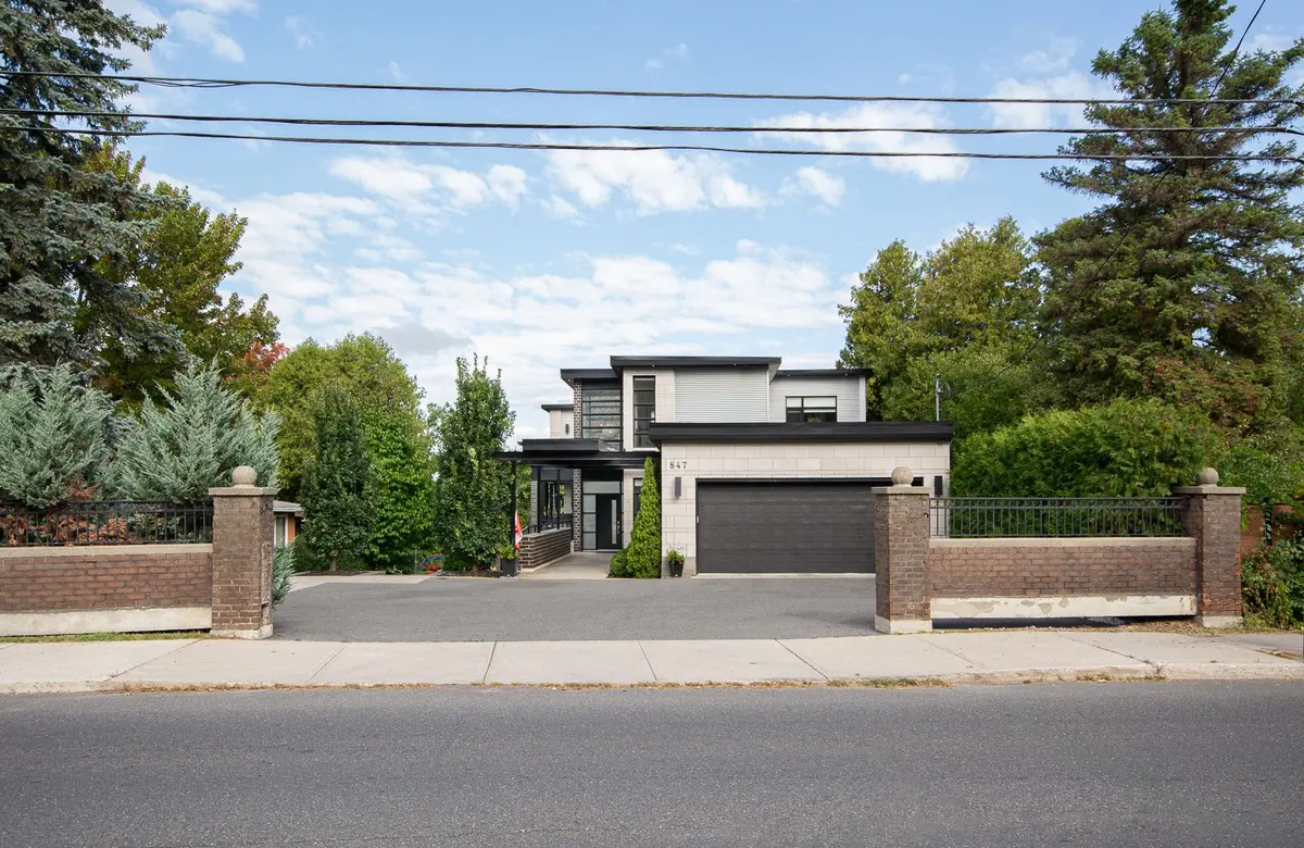 847 Walkley RD, Billings Bridge - Riverside Park And Area, ON K1V 6R6