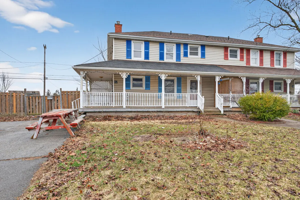 17 London AVE, Prince Edward County, ON K0K 2T0