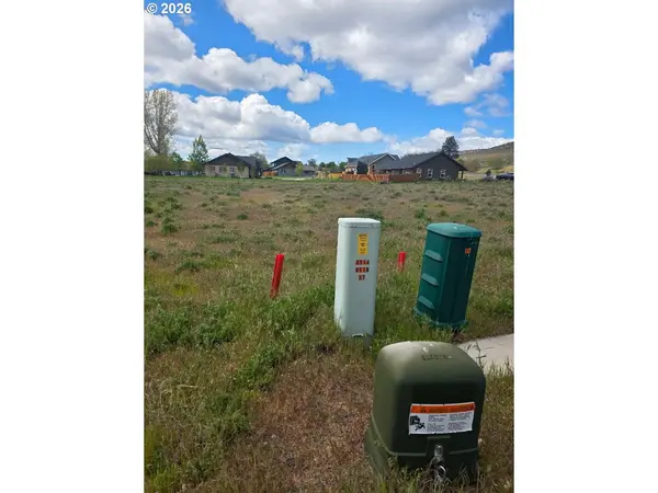 205 LITTLE LAKE RD, Maupin, OR 97037