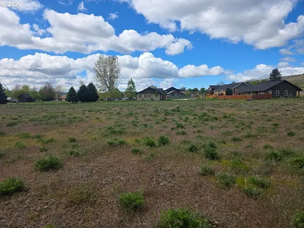 205 LITTLE LAKE RD, Maupin, OR 97037