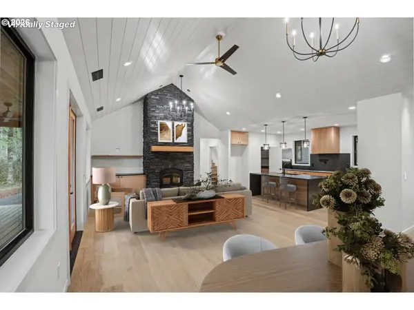 19850 WINTERS HILL RD, Silverton, OR 97381