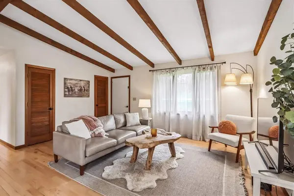 4333 Pine Ridge Trl NE, Iowa City, IA 52240