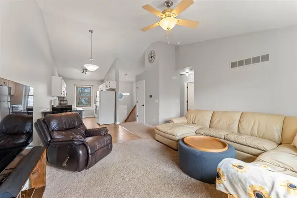 327 Parkview Ct, North Liberty, IA 52317