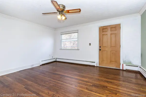 27501 Milton AVE, Warren, MI 48092