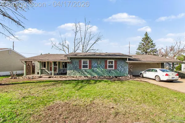 1612 Connecticut Street, Wolverine Lake Village, MI 48390