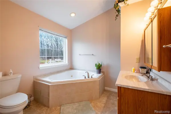 4210 Evans RD, Holly Township, MI 48442