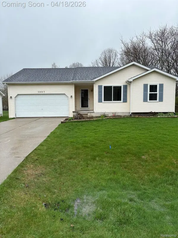 1227 Windsor ST, Grand Blanc Charter Township, MI 48507