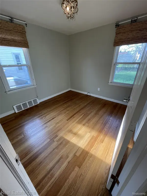 1078 Dover RD, Pontiac, MI 48341