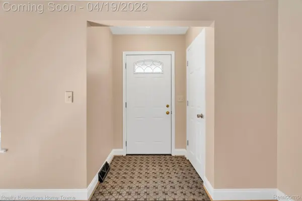 2210 Griswold ST, Port Huron, MI 48060