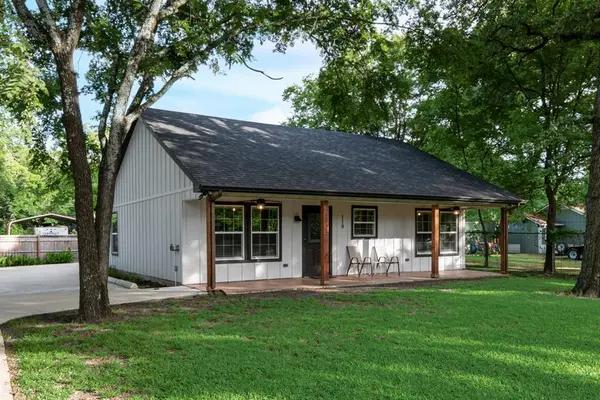 110 Wildwood Crossover, Gun Barrel City, TX 75156