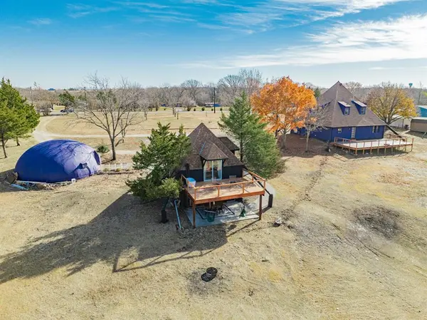 691 Bear Road, Van Alstyne, TX 75495
