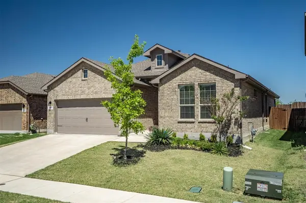 1864 Mensa Drive, Haslet, TX 76052