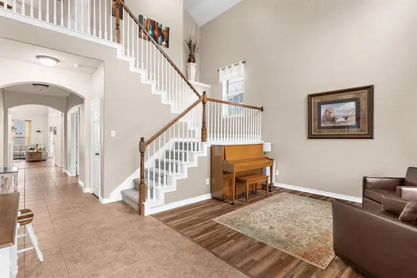 221 Villanova Drive, Van Alstyne, TX 75495